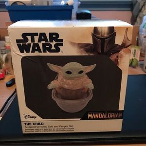 Star Wars the Child salt and pepper shakers